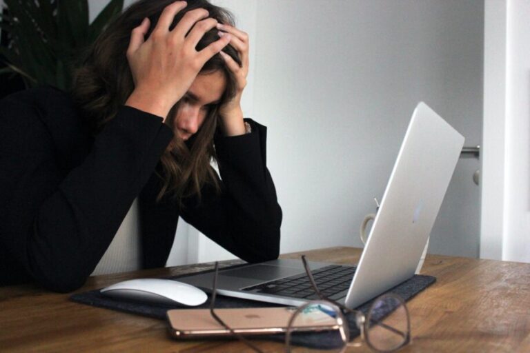 burnout signsAloe Mind Malaysia | Mental Healthcare Services in Malaysia and Singapore